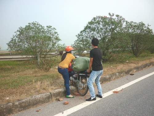 Sang đường nguy hiểm 1