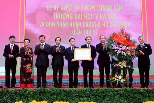 Trường đại học Y Hà Nội đón nhận Huân chương Hồ Chí Minh lần thứ 2 1