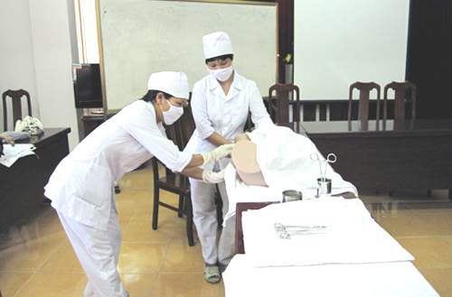 Từ “bà mụ vườn” đến bệnh viện khu vực huyện 1