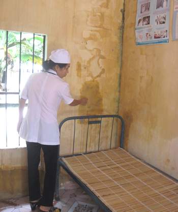 Trạm y tế xã căng mình giữ “chuẩn” 1