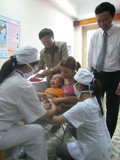 Những thành quả tiêm chủng mở rộng 25 năm qua 2 Những thành quả tiêm chủng mở rộng 25 năm qua 2