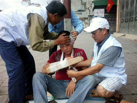 Các bước sơ cứu tai nạn giao thông 1 Các bước sơ cứu tai nạn giao thông 1
