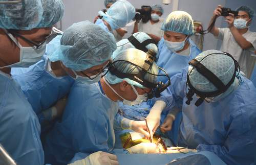 Một ca mổ giàu nhân ái 2