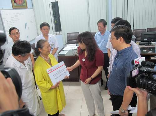 Một ca mổ giàu nhân ái 1