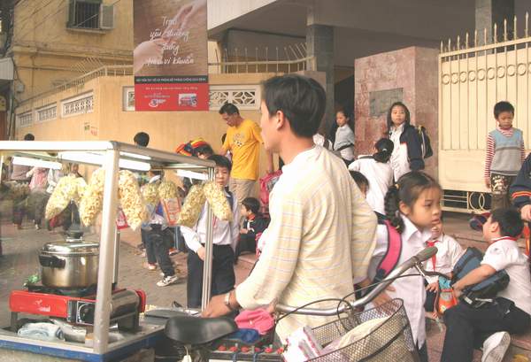 Hiểm họa "ba không" rình rập ngày tựu trường 1
