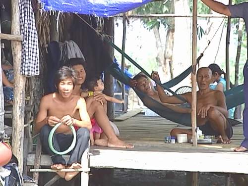 Ghi ở xóm “Việt kiều” 2