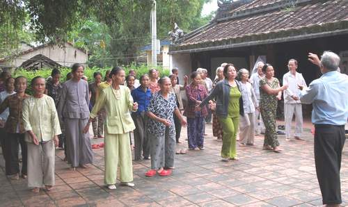 Vượt lên nỗi đau, cứu giúp mọi người 3