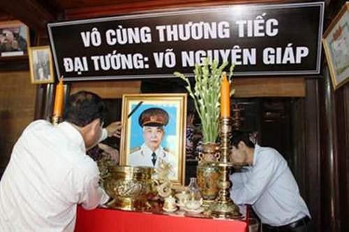 Nhớ một lần báo Sức khỏe & Đời sống mừng thọ Đại tướng Võ Nguyên Giáp! 3 Nhớ một lần báo Sức khỏe & Đời sống mừng thọ Đại tướng Võ Nguyên Giáp! 3