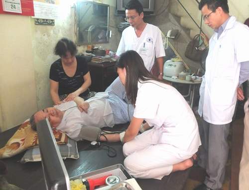 Xử trí ban đầu cho bệnh nhân cao tuổi 1 Xử trí ban đầu cho bệnh nhân cao tuổi 1