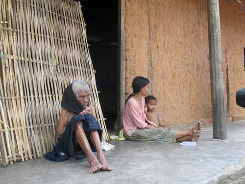 Về làng Tây Nguyên... 2