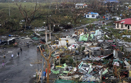 Hơn 10.000 người chết vì bão Haiyan 1