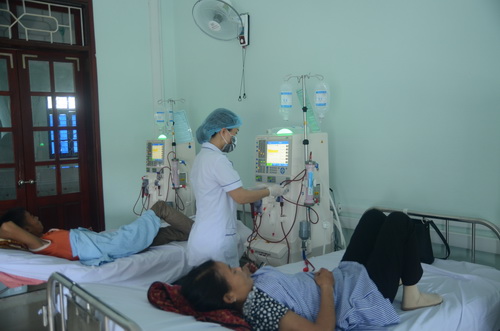 Dù bệnh viện gặp nhiều khó khăn do bão gây ra nhưng các bệnh nhân vẫn được chăm sóc tận tình, chu đáo.