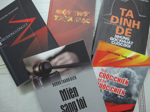 Sách văn học của TS. Dương Thanh Biểu.