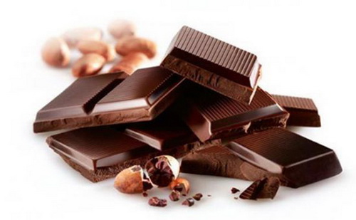 Nên lựa chọn sôcôla đen, có ít nhất 70% cacao để mang lại lợi ích cho sức khỏe.