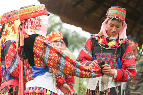 Chuẩn bị đến hội.