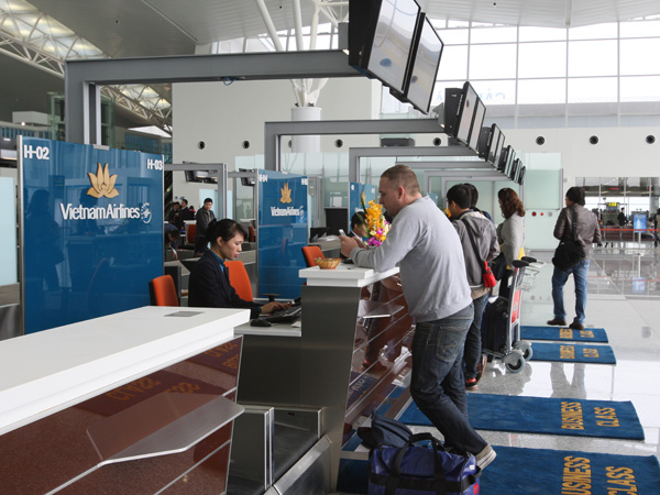 Nhà ga T2 Nội Bài đón chuyến bay đầu tiên