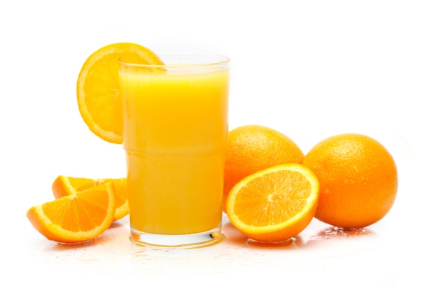 Uống thuốc thì không nên uống nước cam