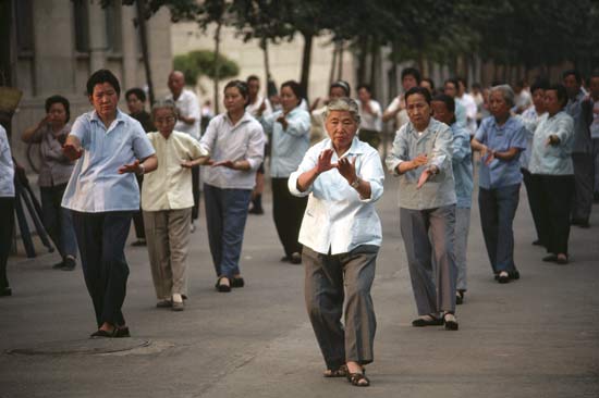 6 nhóm người có thể hưởng lợi từ đi bộ theo phương pháp Thái Cực Quyền - Ảnh 2.