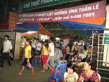 Đi chợ đêm sinh viên