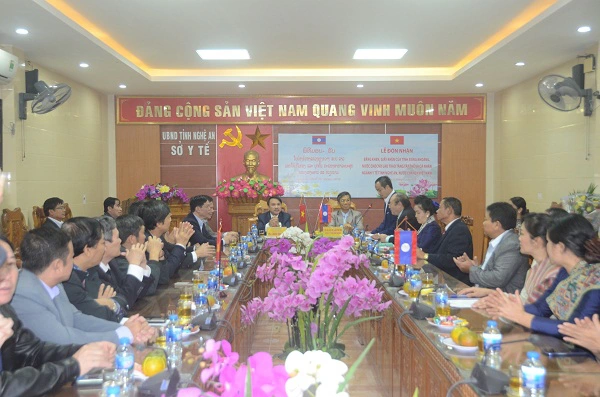 Hợp tác y tế Nghệ An và Xiêng Khoảng, nước CHDCND Lào bước lên tầm cao mới