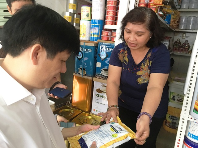 Thứ trưởng Bộ Y tế GS.TS. Nguyễn Thanh Long kiểm tra An toàn thực phẩm Thứ trưởng Bộ Y tế GS.TS. Nguyễn Thanh Long kiểm tra An toàn thực phẩm