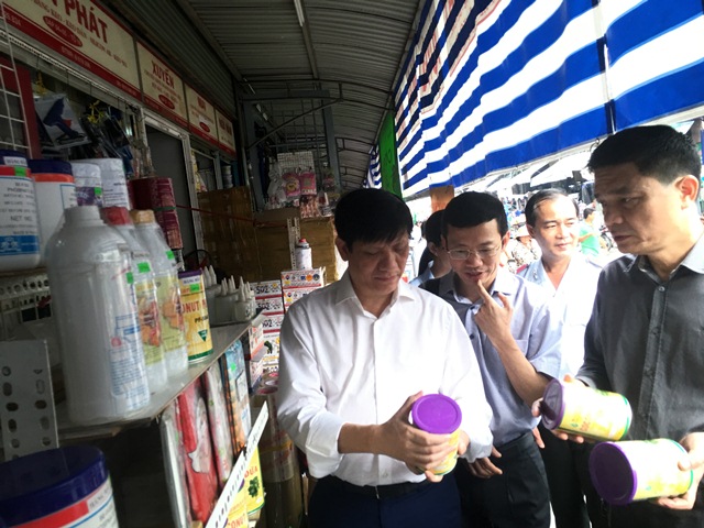 Thứ trưởng Bộ Y tế GS.TS. Nguyễn Thanh Long kiểm tra An toàn thực phẩm Thứ trưởng Bộ Y tế GS.TS. Nguyễn Thanh Long kiểm tra An toàn thực phẩm