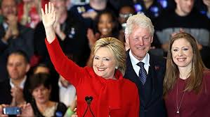 hillary-clinton-gianh-chien-thang-tai-bang-Iowa