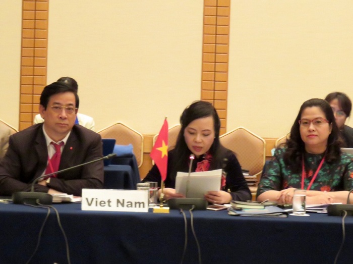 Bo-truong-Y-te-tham-Nhat-Ban-1