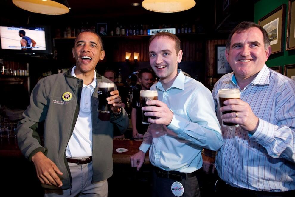 Loại bia mang tên Obama ở Kenya Obama-thich-uong-tra-dau-lanh