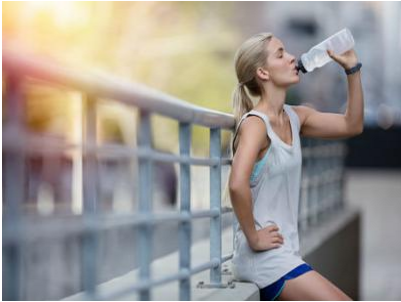 Uống nước giúp giảm cân