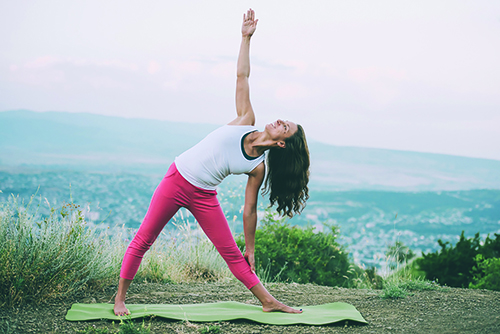 tap-yoga-dieu-tri-dau-khop