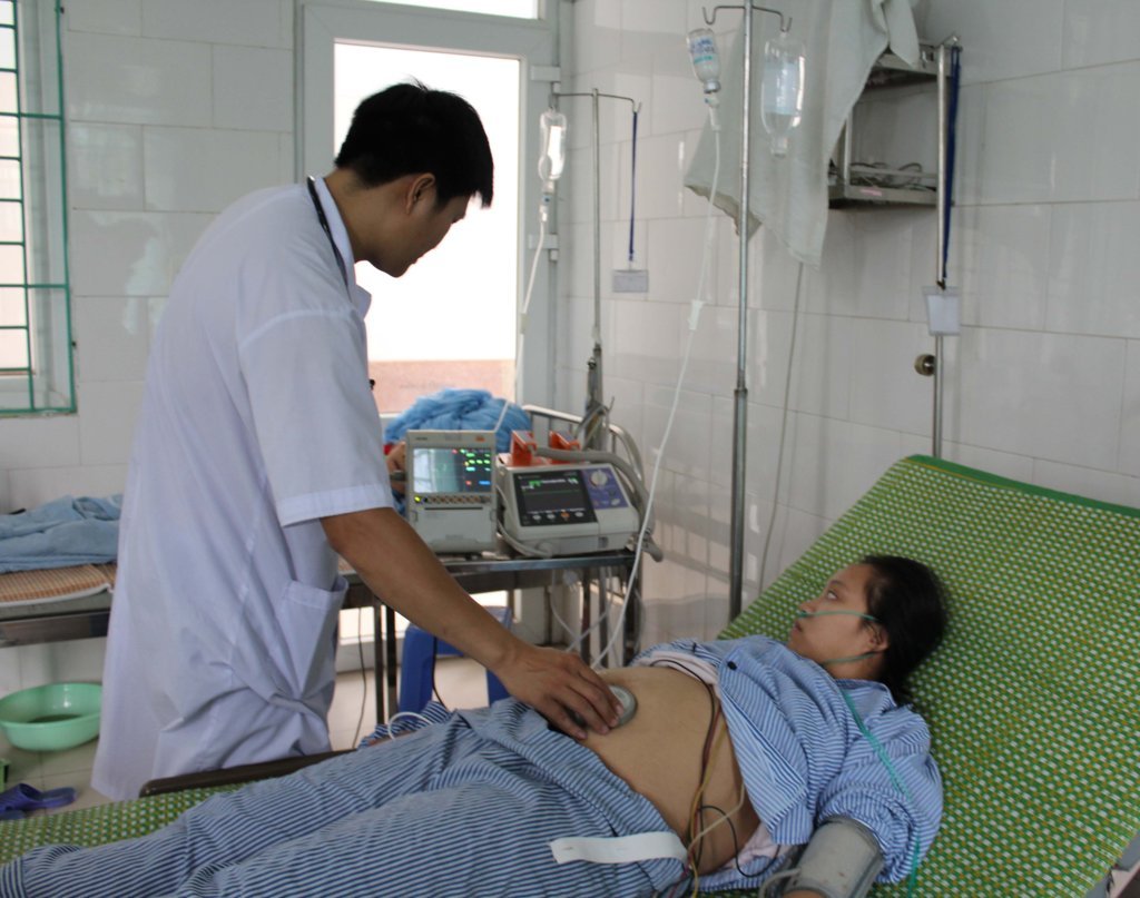 nhip tim, Ha Giang cap cuu thai phu bi con nhip tim nhanh kich phat tren that