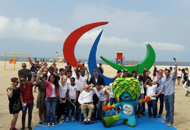 Paralympics, bieu tuong Paralympics Rio 2016, manh trang luoi liem