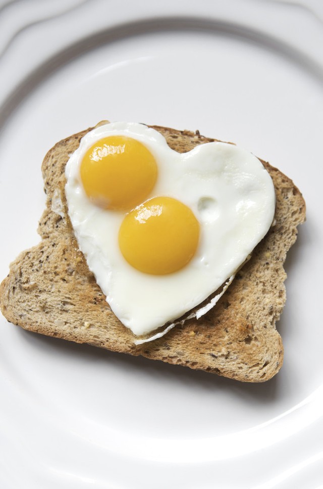 ăn trứng giảm ăn vặt