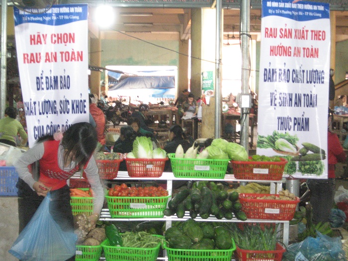 Một quầy bán rau an toàn