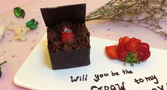 Hướng dẫn làm hộp chocolate đựng nhẫn cầu hôn ngày Valentine