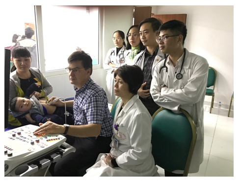GS. Philippe Acar hội chẩn và hướng dẫn siêu âm tim 4D tại Viện Tim mạch GS. Philippe Acar hội chẩn và hướng dẫn siêu âm tim 4D tại Viện Tim mạch