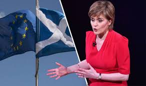 Thủ hiến ScotlandNicola Sturgeon đang ráo riết vận động trưng cầu ý dân lý khai khỏi EU
