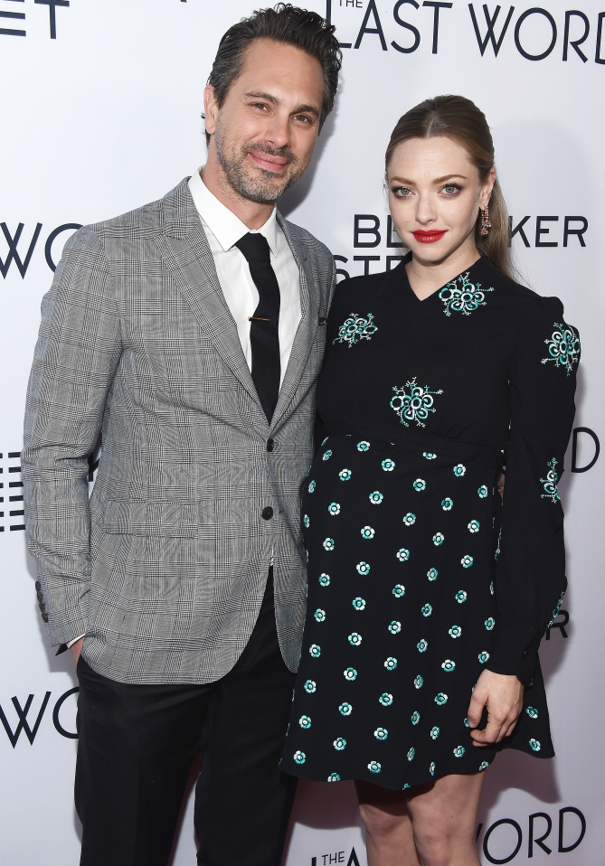 Amanda Seyfried và Thomas Sadoski