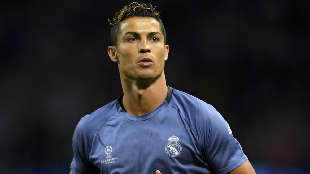 Cristiano Ronaldo bị cáo buộc trốn thuế