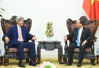 Thủ tướng Nguyễn Xuân Phúc hội đàm với Ngoại trưởng Hoa Kỳ John Kerry