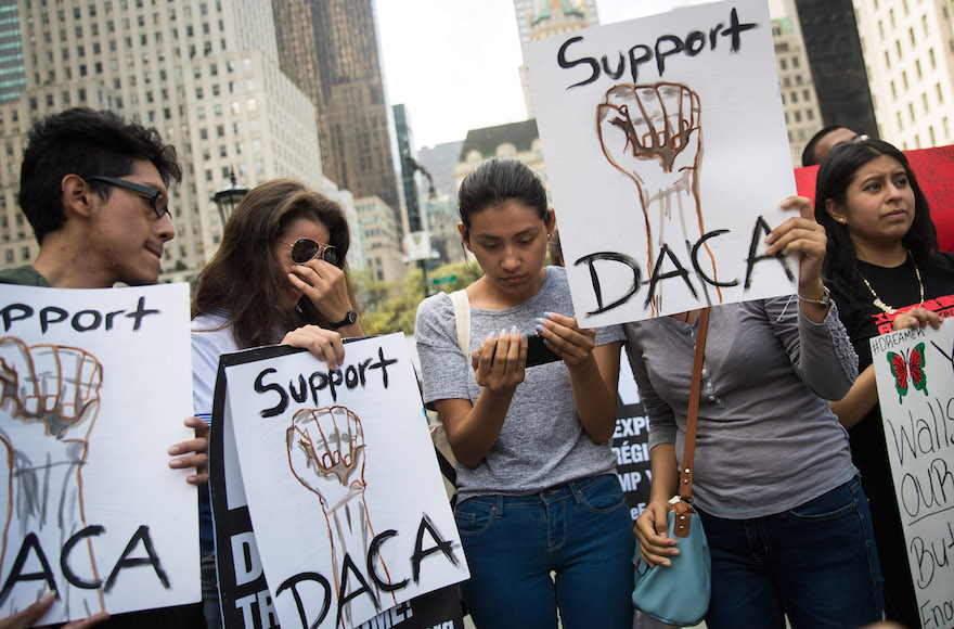 Ủng hộ DACA Ủng hộ DACA