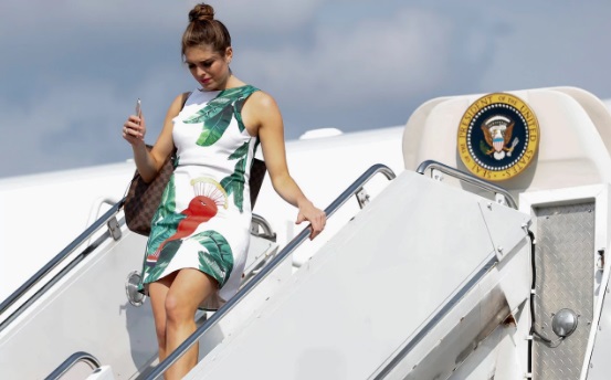 Hope Hicks đến New Jersey cùng Tổng thống Trump vào tháng 6