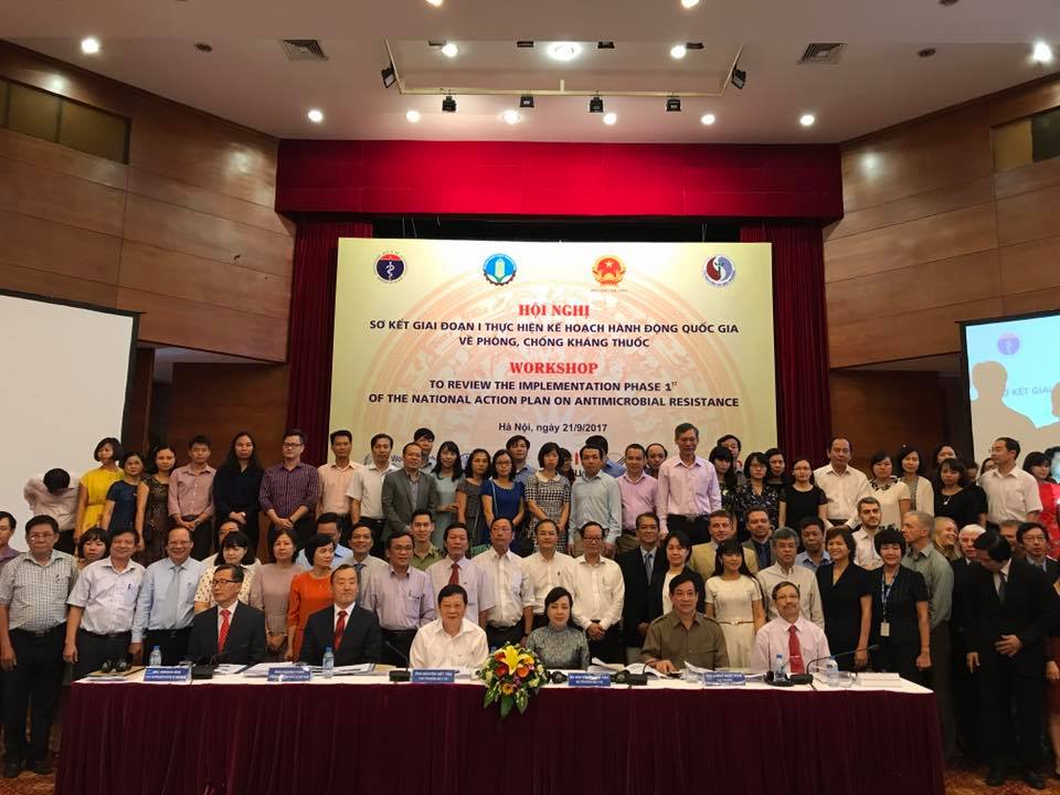 Các đại biểu tham dự Hội nghị Sơ kết giai đoạn 1 Kế hoạch Hành động quốc gia về phòng chống kháng thuốc
