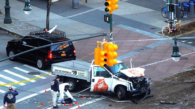Tấn công khủng bố bằng xe tải ở New York, 8 người chết