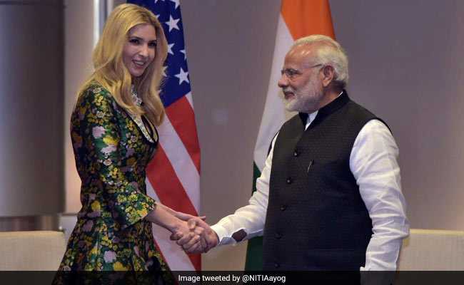 Thủ tướng Narendra Modi bắt tay Ivanka Trump