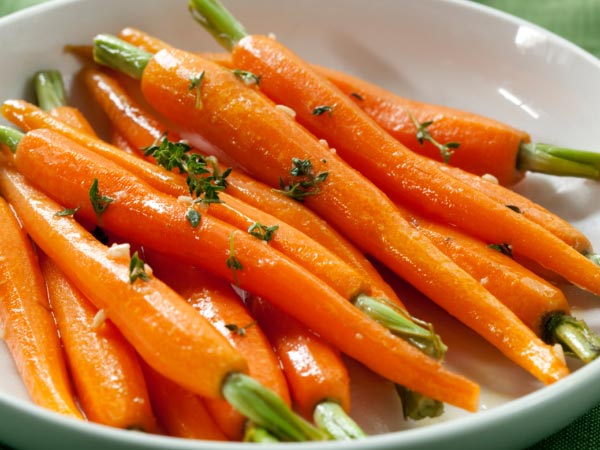 cà rốt giàu Carotenoid giúp đôi mắt sáng khỏe