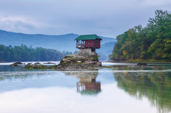 Ngôi nhà trên sông Drina ở Serbia