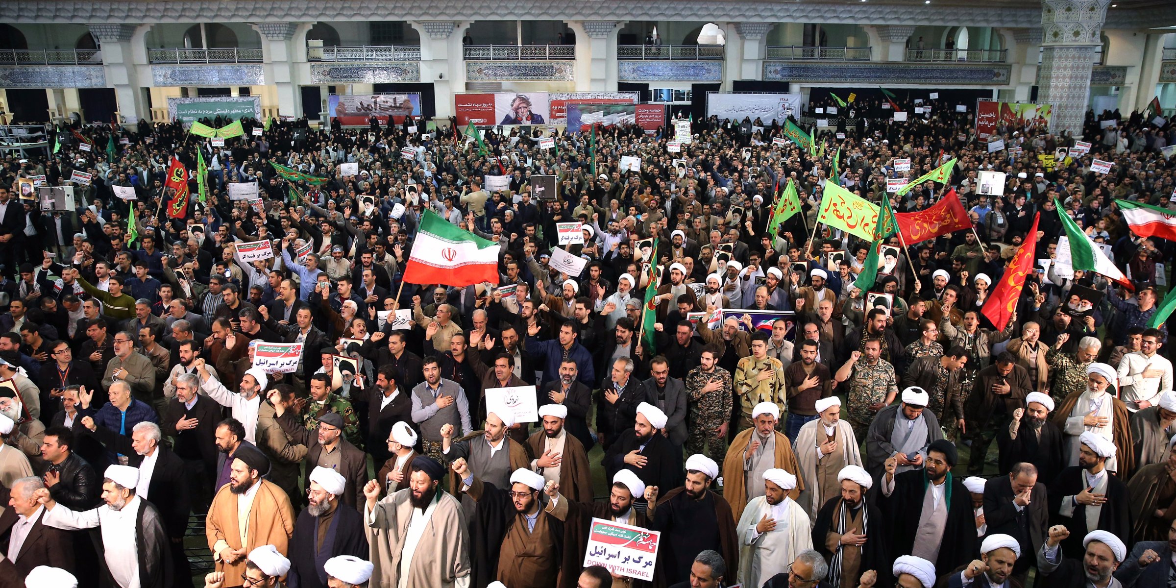 Các cuộc biểu tình ở Iran ngày càng lan rộng