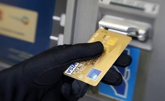 Tội phạm có thể đánh cắp tiền và thông tin chỉ từ mã thẻ